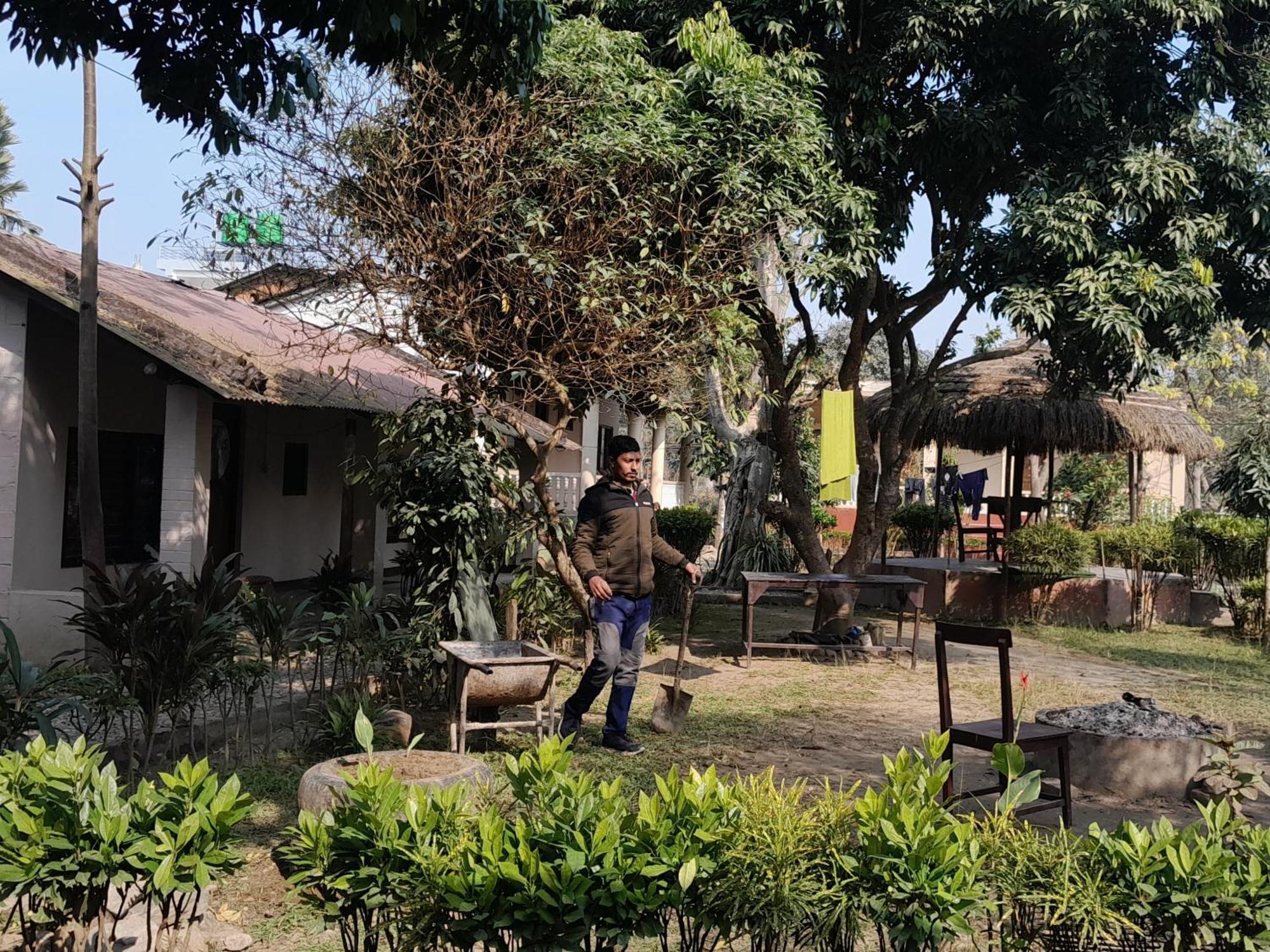 Crocodile Safari Camp Hotel Chitwan Exterior photo