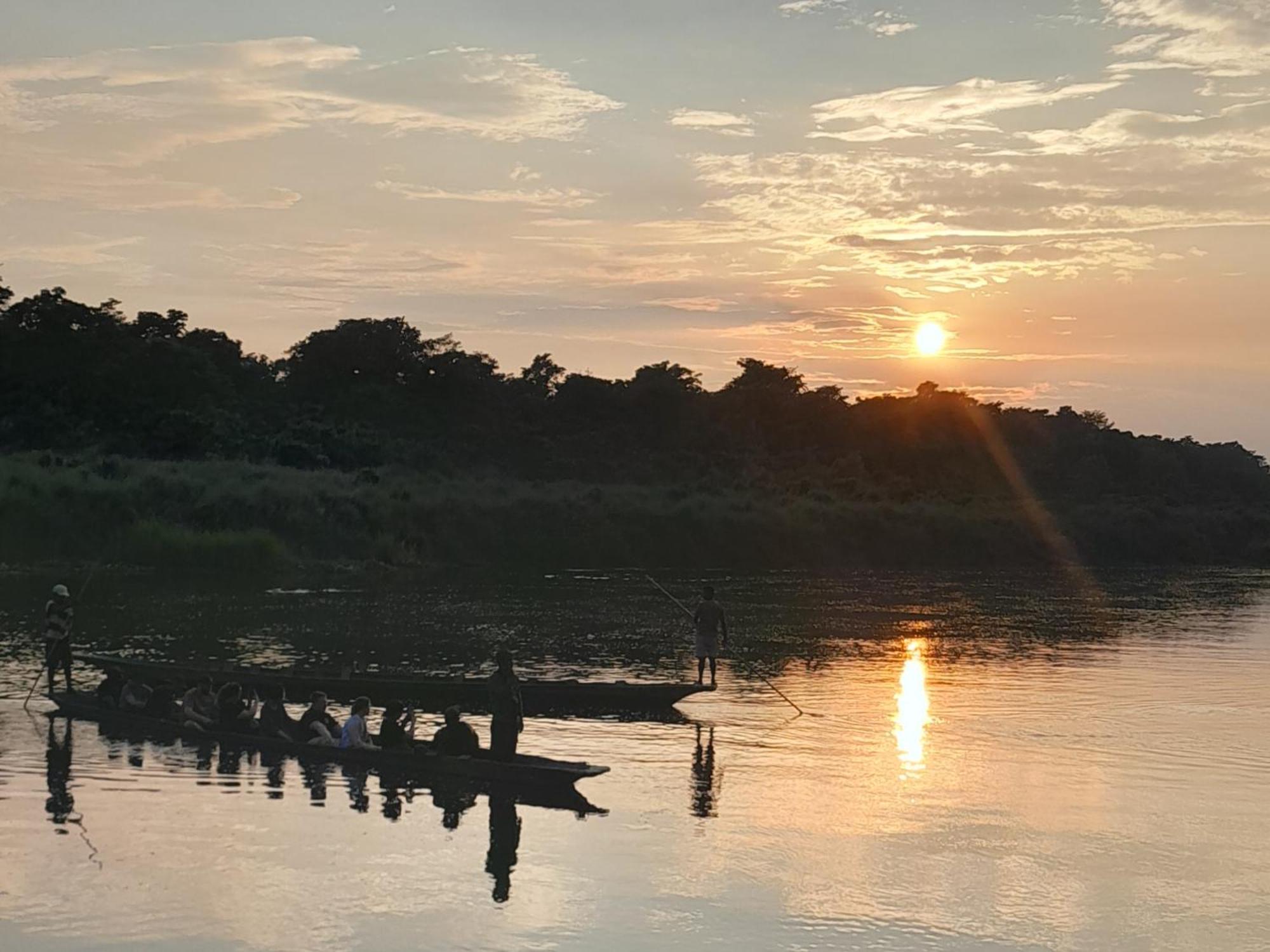 Crocodile Safari Camp Hotel Chitwan Exterior photo